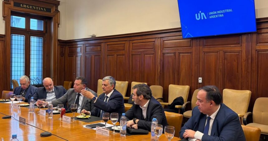 marin,-ceo-de-ypf,-paso-por-la-uia-y-defendio-el-impacto-de-vaca-muerta-en-empleo-y-pymes