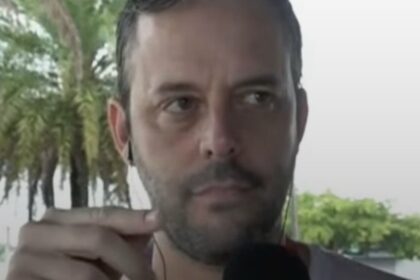 el-impactante-momento-en-que-cayo-un-rayo-al-lado-de-un-notero-argentino-en-pleno-vivo-desde-el-mundial