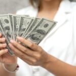que-no-te-estafen-con-dolares-falsos:-las-aplicaciones-que-te-ayudan-a-detectarlos-rapidamente
