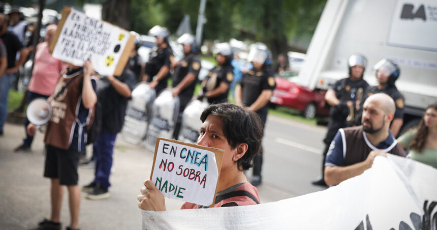 mientras-el-gobierno-impulsa-la-privatizacion-de-proyectos-nucleares,-el-sector-atomico-denuncia-que-atraviesa-su-peor-crisis