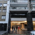 inspeccionaron-el-departamento-de-jesica-cirio-para-determinar-si-alli-filmo-el-video-de-los-dolares-escondidos-en-el-vestidor