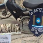 pesca-ilegal-en-cabra-corral:-un-motociclista-fue-sorprendido-con-140-pescados-en-una-mochila