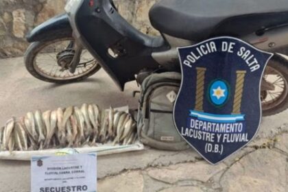 pesca-ilegal-en-cabra-corral:-un-motociclista-fue-sorprendido-con-140-pescados-en-una-mochila