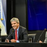 la-letra-chica-del-plan-financiero:-caputo-le-comprara-casi-us$-5.000-millones-al-bcra-para-pagar-la-deuda
