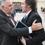 milei-viaja-a-tucuman,-pero-hay-dudas-de-que-gobernadores-lo-acompanaran-en-la-vigilia-por-el-dia-de-la-independencia