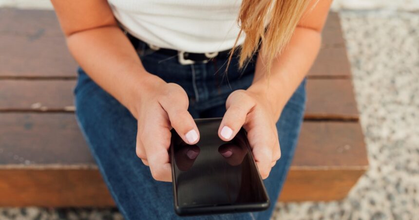 tu-celular-puede-estar-en-riesgo-aunque-funcione-perfectamente:-la-senal-que-casi-nadie-nota