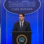 javier-milei-y-sus-medidas,-en-vivo:-“este-gobierno-esta-desendeudando-a-la-argentina”,-aseguro-el-vocero-ravier-frente-a-las-criticas-al-plan-financiero-de-caputo