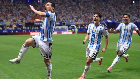 argentina-produce-epic-world-cup-fightback-to-beat-egypt,-reach-quarters