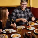 cantinas-de-barrio-portenas:-nuevas-y-con-platos-abundantes