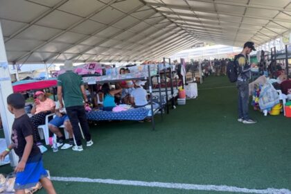 dormir-en-carpa-no-es-vida,-del-agradecimiento-al-desgaste-en-refugios-de-la-guaira