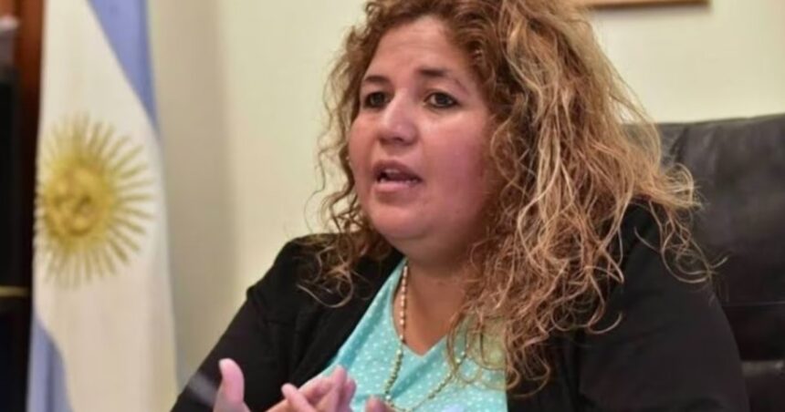 fue-ministra-de-chubut,-esta-presa-por-corrupcion-y-dijo-que-le-tiene-fobia-a-la-policia:-le-concedieron-salidas-para-ir-a-misa