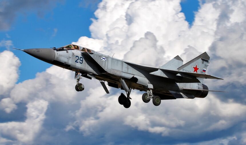 el-avion-de-combate-mas-rapido-del-mundo-sigue-siendo-inalcanzable-desde-1970,-pero-su-velocidad-tiene-una-gran-desventaja.