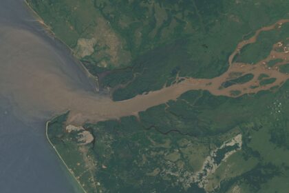desde-el-congo-fluyen-cada-segundo-40.000-metros-cubicos-de-agua-dulce-hacia-el-atlantico:-un-estudio-analiza-su-destino-final