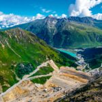 a-mas-de-2.000-metros-en-los-alpes-nace-una-megaobra-electrica-unica:-un-lago-artificial-que-se-convierte-en-la-bateria-de-europa