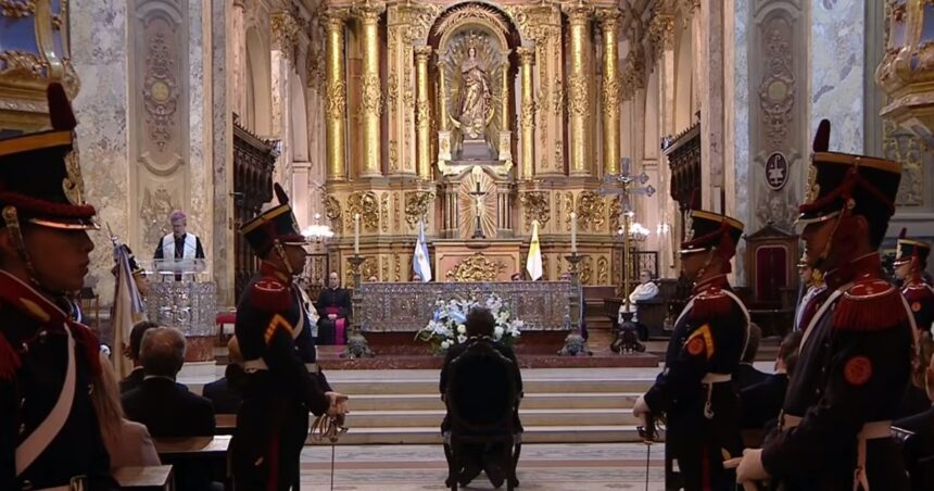 frente-a-milei,-el-arzobispo-porteno-pidio-terminar-con-las-“cuevas-de-la-corrupcion”-y-cito-a-messi-para-pedir-la-union-de-los-argentinos