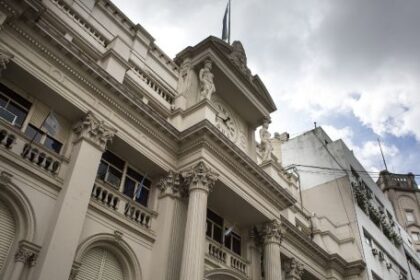 imf-welcomes-milei’s-reform-proposal-for-argentina’s-central-bank