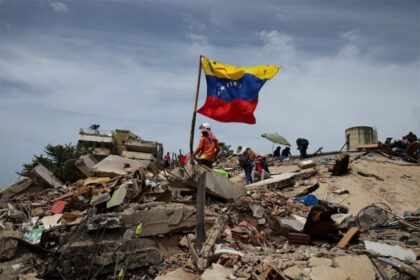 no-se-puede-hablar-de-reconstruccion-sin-instituciones-solidas-ni-democracia:-analistas