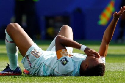 preocupacion-en-francia:-mbappe-pidio-el-cambio-en-el-partido-ante-marruecos