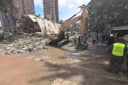 alcalde-de-chacao-informa-avances-en-remocion-de-escombros-del-edificio-petunia