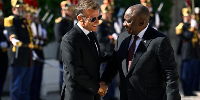el-presidente-sudafricano,-cyril-ramaphosa,-bouscule-sur-la-scene-diplomatique-africainesoffre-un-repit-a-paris
