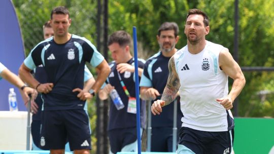 scaloni-sobre-los-penaltis-de-messi,-las-polemicas-del-var-y-el-choque-con-suiza