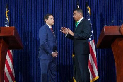en-jamaica,-levee-de-boucliers-contre-laccueil-de-ressortissants-de-pays-tiers-expulses-des-etats-unis