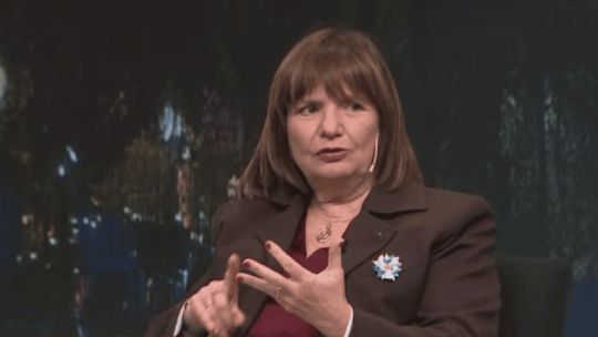 patricia-bullrich-se-encolumno-detras-de-milei:-“estamos-todos-luchando-para-que-haya-una-reeleccion-del-presidente”