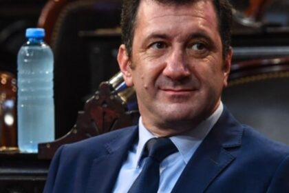 la-justicia-de-paraguay-condeno-a-edgardo-kueider-a-dos-anos-de-prision-por-intentar-ingresar-211.102-dolares-sin-declarar