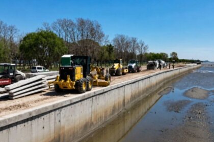 crece-la-polemica-por-el-nuevo-murallon-en-punta-lara-y-una-ong-denuncia-danos-ambientales