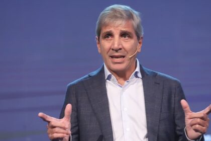 el-gobierno-ya-tendio-el-puente-financiero-hacia-2027:-ahora-falta-que-la-economia-real-lo-cruce