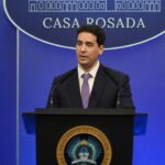 javier-milei-y-sus-medidas,-en-vivo:-“todos-los-servicios-esenciales-continuan-y-se-cierran-las-demas-actividades”,-el-gobierno-trato-de-llevar-tranquilidad-por-un-eventual-shutdown