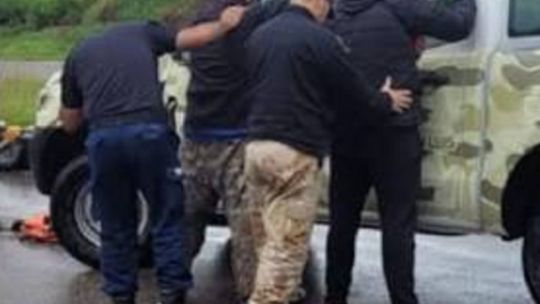 atrapan-a-3-cazadores-furtivos-con-un-cargamento-de-liebres-en-un-campo-de-chubut
