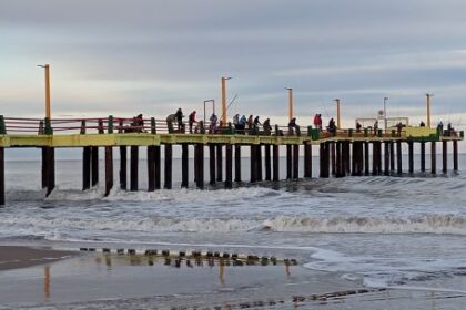 vacaciones-de-invierno:-el-mejor-momento-para-pescar-pejerreyes-desde-los-muelles