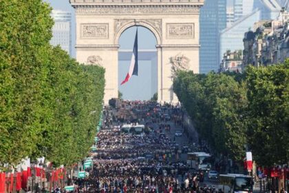 en-directo,-14-de-julio:-suivez-le-ultimo-defile-demmanuel-macron-dans-un-contexte-de-rearmement-europeen-et-sous-le-signe-du-soutien-a-lucrania