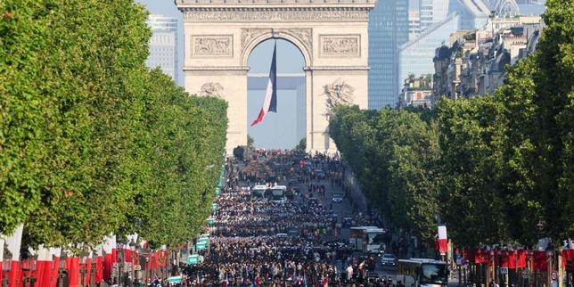 en-directo,-14-de-julio:-suivez-le-ultimo-defile-demmanuel-macron-dans-un-contexte-de-rearmement-europeen-et-sous-le-signe-du-soutien-a-lucrania