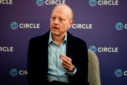 dolares-digitales-en-argentina:-gigante-cripto-global-se-une-a-un-grupo-financiero-local-para-llegar-a-las-empresas