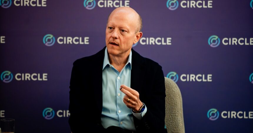 dolares-digitales-en-argentina:-gigante-cripto-global-se-une-a-un-grupo-financiero-local-para-llegar-a-las-empresas