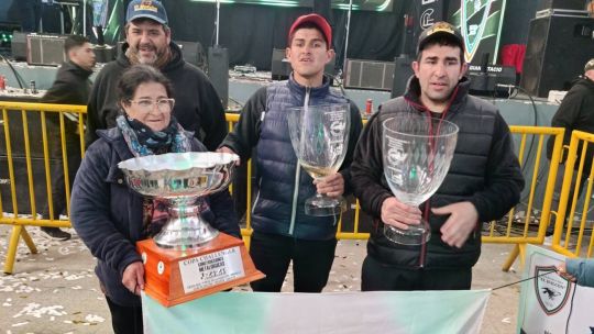helvecia-fue-otra-vez-la-capital-del-amarillo-con-una-multitudinaria-fiesta-de-la-pesca-deportiva