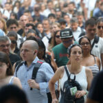 a-pesar-de-la-baja-en-la-inflacion,-el-poder-de-compra-no-mejora:-solo-ocho-gremios-le-ganaron-a-los-precios