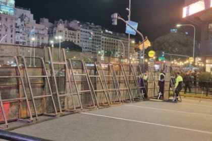 city-hall-puts-barriers-around-obelisk-as-world-cup-madness-mounts