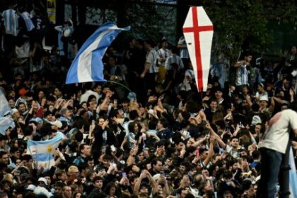 ‘for-the-malvinas,-for-diego!’-world-cup-glee-takes-over-buenos-aires