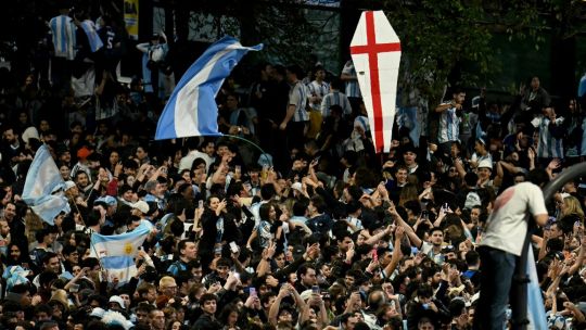 ‘for-the-malvinas,-for-diego!’-world-cup-glee-takes-over-buenos-aires