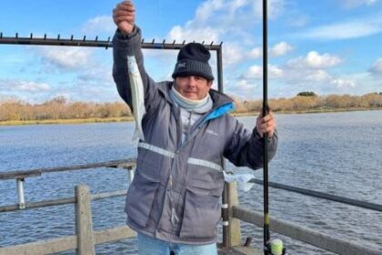 el-pejerrey-no-arranca:-el-frio-complica-el-pique-en-punta-lara,-ensenada-y-berisso