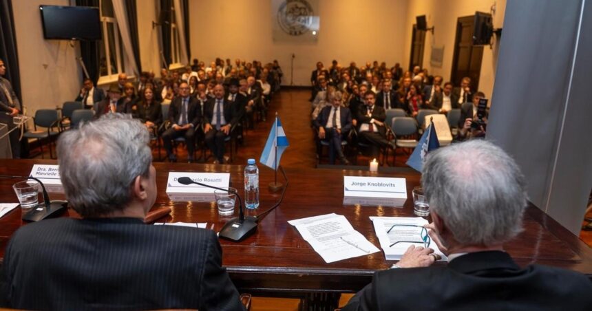 horacio-rosatti,-presidente-de-la-corte,-a-32-anos-del-atentado-a-la-amia:-“lo-que-distingue-a-las-democracias-es-como-tratan-a-las-minorias”