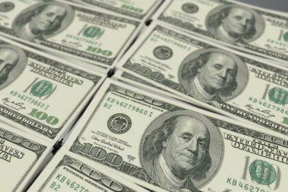 dolar-hoy-y-dolar-blue,-en-vivo:-a-cuanto-cotiza-el-oficial-y-cual-es-el-precio-del-paralelo-este-viernes-17-de-julio,-minuto-a-minuto