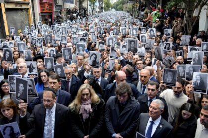 frente-a-milei,-amia-renovo-sus-criticas-a-la-justicia-y-hablo-de-cajoneo-del-expediente