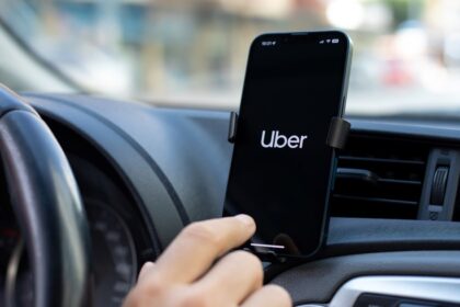 luego-de-quedarse-con-pedidos-ya,-uber-le-anuncio-a-caputo-que-invertira-us$-500-millones-adicionales-en-la-argentina