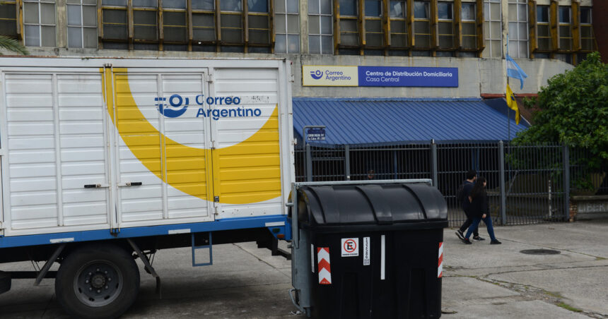 cambios-en-el-sistema-de-envios-postales:-no-habra-limites-para-mandar-al-exterior-y-bajan-impuestos-para-importar