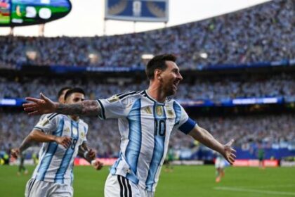 la-improbable-unidad-futbolistica-de-america-latina:-animando-a-argentina