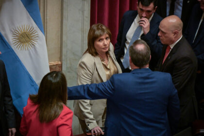 polemica-en-el-congreso:-los-senadores-reciben-un-nuevo-aumento-y-cobraran-$12-millones-por-mes